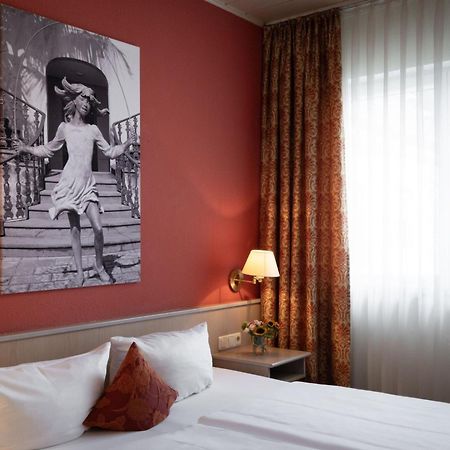 Landhotel 3Kronen Adelsdorf Eksteriør bilde