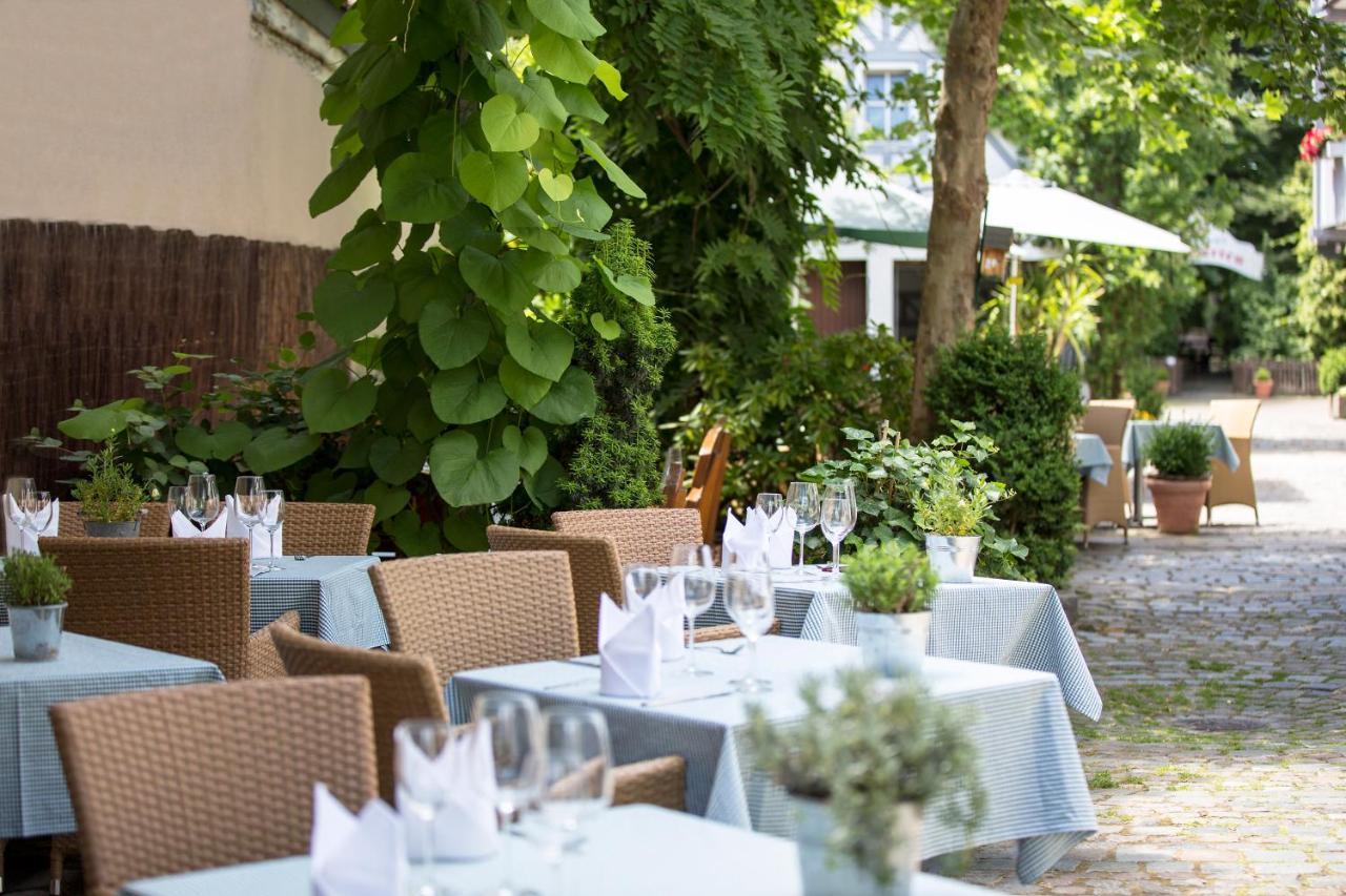 Landhotel 3Kronen Adelsdorf Eksteriør bilde